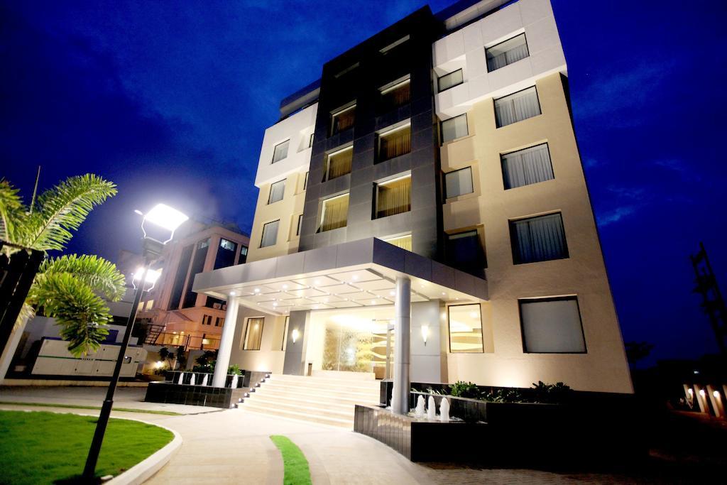 Vinstar Serviced Apartments Хіньеваді Екстер'єр фото